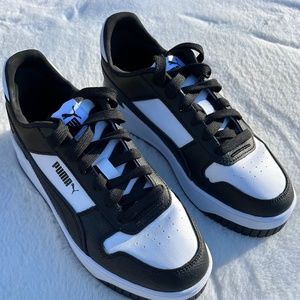 Puma Carina Street Platform Sneakers Women's size 7